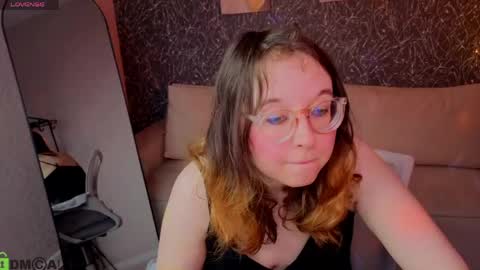 Snapshot of aleks_caste chatting on May 13, 9:06 am Aleks online show from May 13, 9:06 am