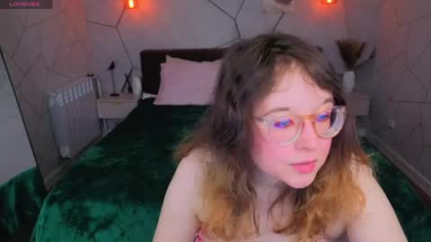 Snapshot of aleks_caste chatting on May 23, 5:06 pm Aleks online show from May 23, 5:06 pm