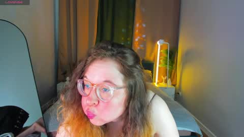 Snapshot of aleks_caste chatting on May 30, 5:21 pm Aleks online show from May 30, 5:21 pm