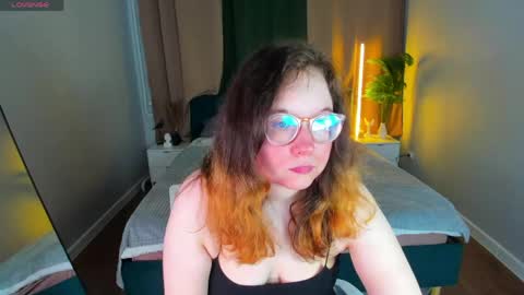 Snapshot of aleks_caste chatting on May 31, 5:09 pm Aleks online show from May 31, 5:09 pm