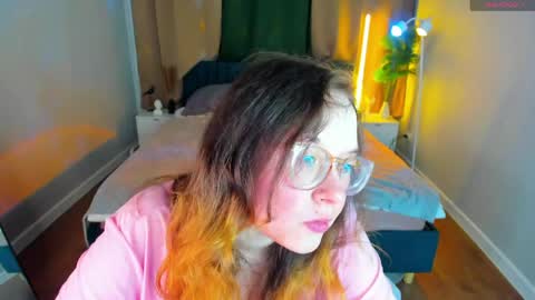 Snapshot of aleks_caste chatting on June 3, 5:29 pm Aleks online show from June 3, 5:29 pm