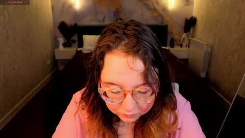 Snapshot of aleks_caste chatting on June 5, 5:40 pm Aleks online show from June 5, 5:40 pm