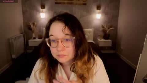 Snapshot of aleks_caste chatting on June 7, 3:05 pm Aleks online show from June 7, 3:05 pm
