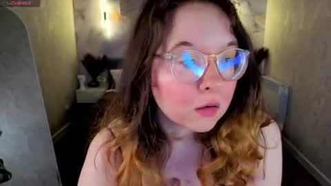 Snapshot of aleks_caste chatting on June 10, 5:23 pm Aleks online show from June 10, 5:23 pm