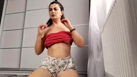 Snapshot of aleksafalii chatting on November 26, 11:22 am aleksafalii online show from November 26, 11:22 am