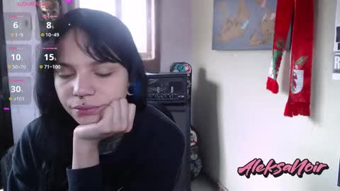 Snapshot of aleksanoir chatting on March 10, 2:05 pm AleksaNoir online show from March 10, 2:05 pm