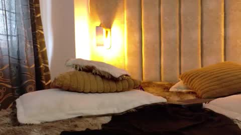 Snapshot of alektra_bryce chatting on September 24, 8:34 pm alektra_bryce online show from September 24, 8:34 pm