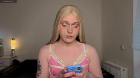 ALENA  INDEPENDENT MODEL online show from April 14, 2:34 pm