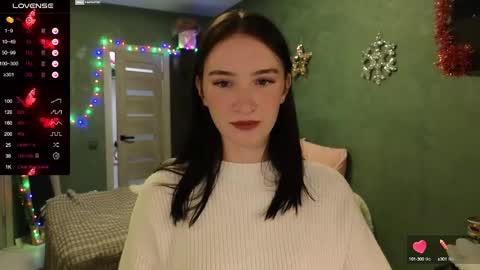 Snapshot of alena_navi chatting on December 5, 4:34 pm Alena online show from December 5, 4:34 pm