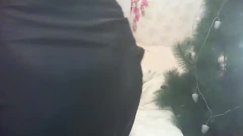 Snapshot of alenablack chatting on December 5, 11:51 pm Luly online show from December 5, 11:51 pm