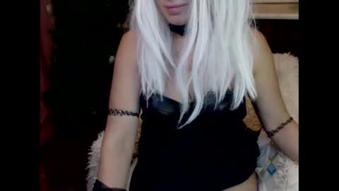 Snapshot of alenablack chatting on December 18, 1:59 am Luly online show from December 18, 1:59 am