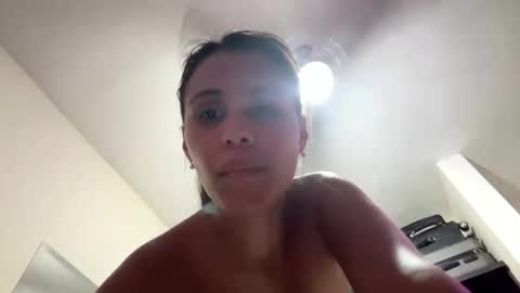 Snapshot of alenart chatting on October 21, 4:35 am alenart online show from October 21, 4:35 am