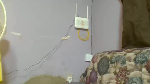 Snapshot of alesha_ chatting on April 27, 7:06 am Noreen Kennth and Emilly online show from April 27, 7:06 am