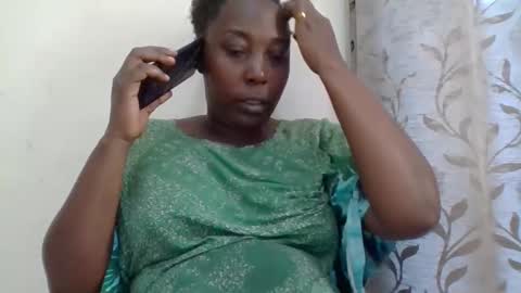 Snapshot of alesha_ chatting on May 4, 7:04 am Noreen Kennth and Emilly online show from May 4, 7:04 am