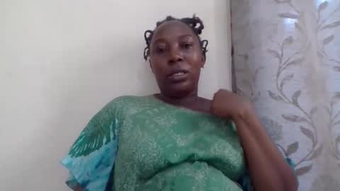 Snapshot of alesha_ chatting on May 30, 7:38 am Noreen Kennth and Emilly online show from May 30, 7:38 am