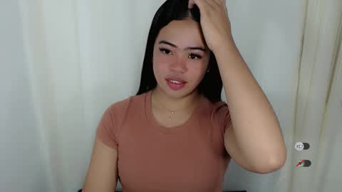 Snapshot of alesha_vibe_me chatting on March 15, 1:17 pm alesha_vibe_me online show from March 15, 1:17 pm