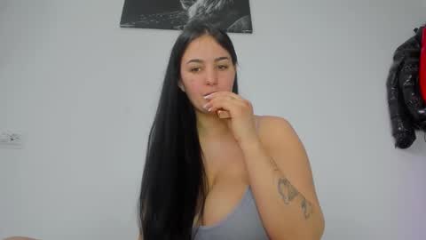 Snapshot of alesia02 chatting on February 9, 12:31 pm alesia02 online show from February 9, 12:31 pm