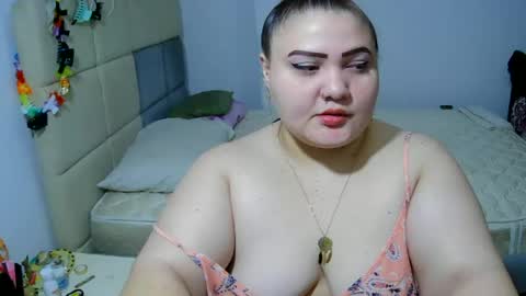 Snapshot of alesia_jones01 chatting on June 20, 5:43 am Alesia jones01 online show from June 20, 5:43 am