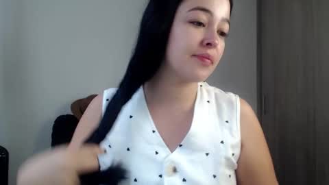 Snapshot of aleska_bell69 chatting on November 3, 1:45 pm Aleska online show from November 3, 1:45 pm
