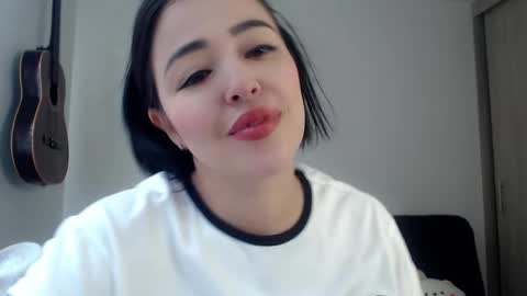 Snapshot of aleska_bell69 chatting on November 5, 3:45 pm Aleska online show from November 5, 3:45 pm