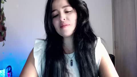 Snapshot of aleska_bell69 chatting on January 8, 3:36 pm Aleska online show from January 8, 3:36 pm