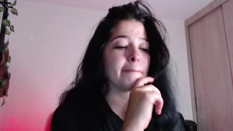 Snapshot of aleska_bell69 chatting on January 11, 11:32 pm Aleska online show from January 11, 11:32 pm