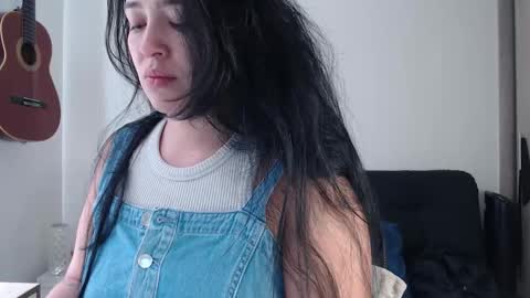 Snapshot of aleska_bell69 chatting on March 25, 4:13 pm Aleska online show from March 25, 4:13 pm