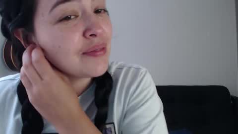 Snapshot of aleska_bell69 chatting on March 30, 4:19 pm Aleska online show from March 30, 4:19 pm