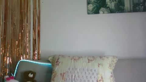 QUEEN OFF MILk  IM BACK  15 NOV online show from November 29, 9:29 pm