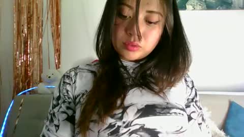 QUEEN OFF MILk  IM BACK  15 NOV online show from December 21, 7:43 pm