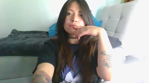 QUEEN OFF MILk  IM BACK  15 NOV online show from February 3, 9:53 pm