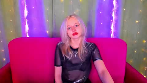 Snapshot of alessakiss chatting on January 10, 9:22 am alessakiss online show from January 10, 9:22 am