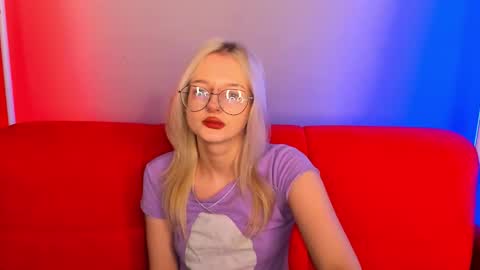 Snapshot of alessakiss chatting on February 8, 1:53 am alessakiss online show from February 8, 1:53 am