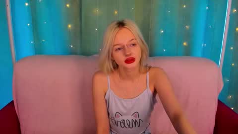 Snapshot of alessakiss chatting on February 16, 9:05 am alessakiss online show from February 16, 9:05 am