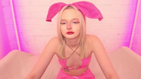 Snapshot of alessakiss chatting on February 19, 8:54 am alessakiss online show from February 19, 8:54 am