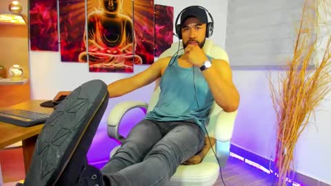 ALESSANDRO  WYE online show from January 7, 9:40 am