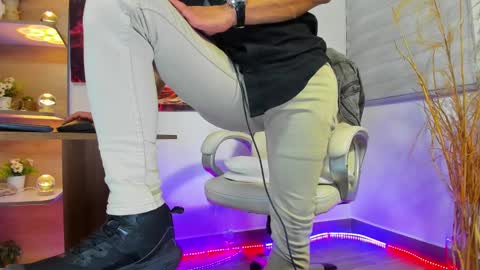 ALESSANDRO  WYE online show from January 31, 8:22 am