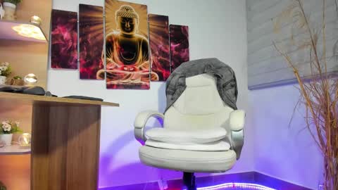 ALESSANDRO  WYE online show from February 5, 5:52 am