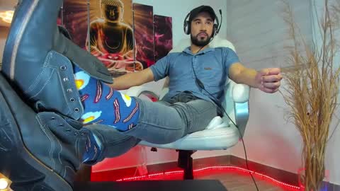 ALESSANDRO  WYE online show from February 18, 8:05 am