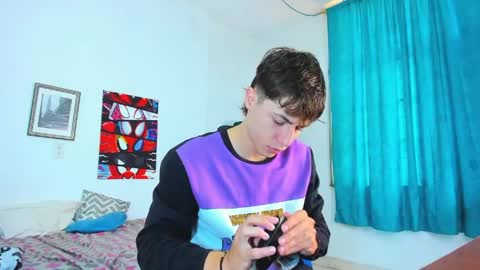 Snapshot of alessandro_dybala chatting on April 24, 12:07 pm Alessandro Dybala online show from April 24, 12:07 pm