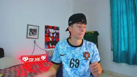 Snapshot of alessandro_dybala chatting on April 25, 1:41 pm Alessandro Dybala online show from April 25, 1:41 pm