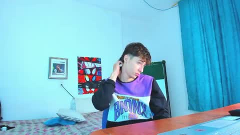 Snapshot of alessandro_dybala chatting on April 29, 12:20 pm Alessandro Dybala online show from April 29, 12:20 pm