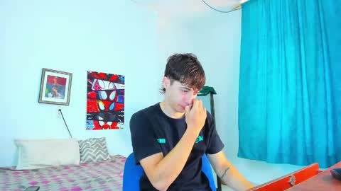Snapshot of alessandro_dybala chatting on May 5, 12:46 pm Alessandro Dybala online show from May 5, 12:46 pm