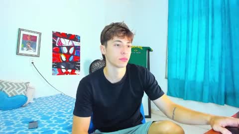 Snapshot of alessandro_dybala chatting on May 7, 12:21 pm Alessandro Dybala online show from May 7, 12:21 pm