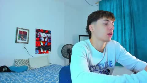 Snapshot of alessandro_dybala chatting on May 15, 12:34 pm Alessandro Dybala online show from May 15, 12:34 pm