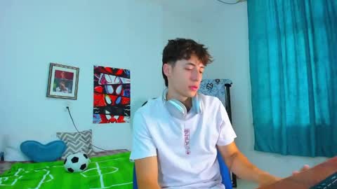 Snapshot of alessandro_dybala chatting on May 26, 12:12 pm Alessandro Dybala online show from May 26, 12:12 pm