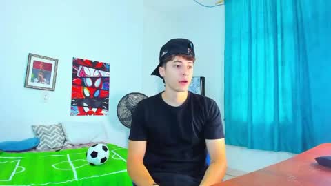 Snapshot of alessandro_dybala chatting on May 27, 12:35 pm Alessandro Dybala online show from May 27, 12:35 pm