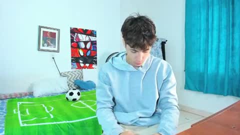Snapshot of alessandro_dybala chatting on June 3, 12:19 pm Alessandro Dybala online show from June 3, 12:19 pm