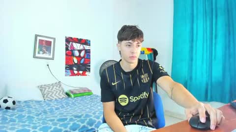 Snapshot of alessandro_dybala chatting on June 10, 12:26 pm Alessandro Dybala online show from June 10, 12:26 pm