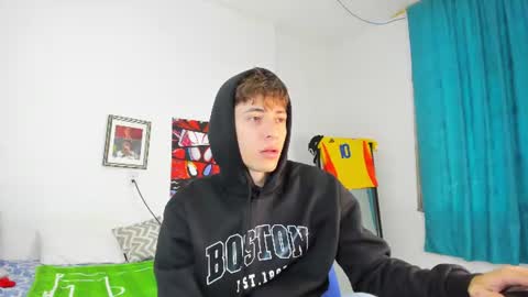 Snapshot of alessandro_dybala chatting on June 12, 12:37 pm Alessandro Dybala online show from June 12, 12:37 pm